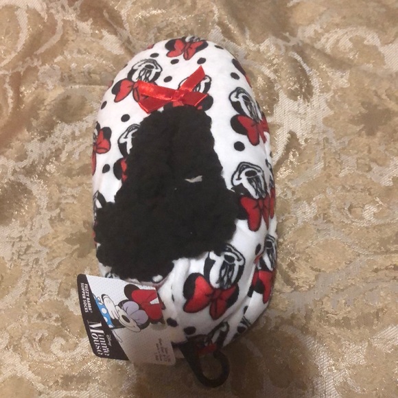 Minnie Mouse Girls Fuzzy Babba Slipper Sock 1 Pack - Picture 2 of 3